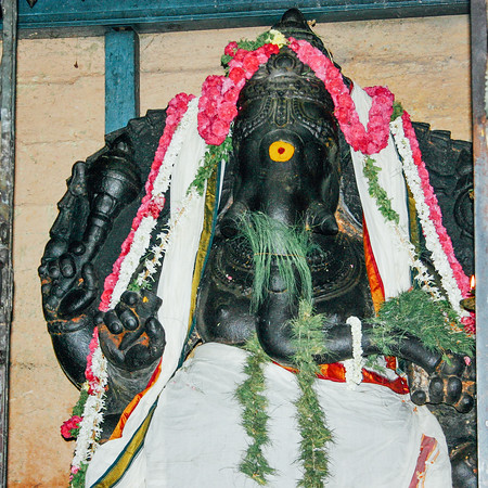 Mukkuruni Vinayakar, Meenakshi temple, Madurai, India